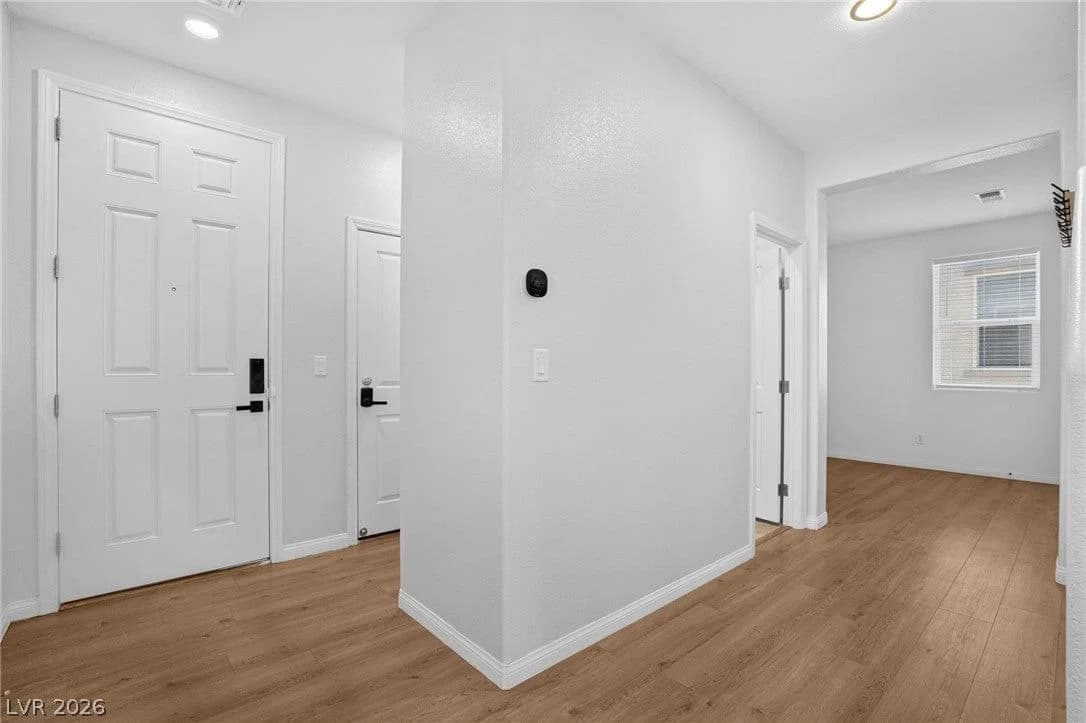7700 Mojave Wind Avenue photo 5