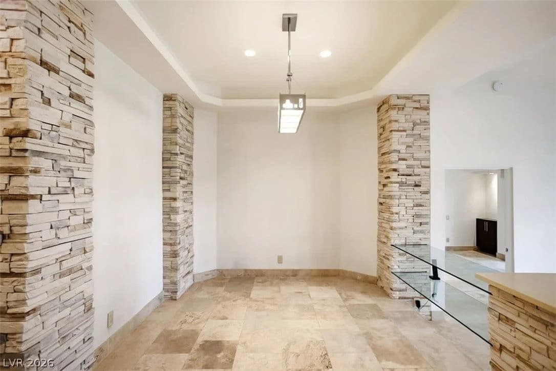 7146 Mission Hills Drive photo 3