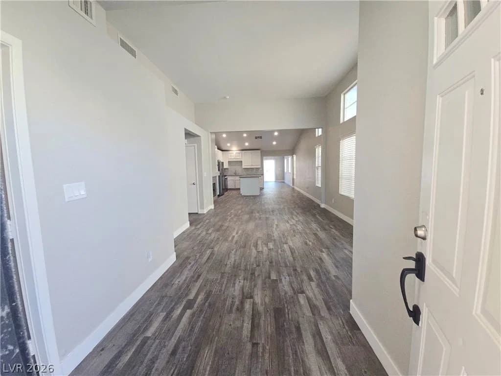 1613 Golden Glen Court photo 2