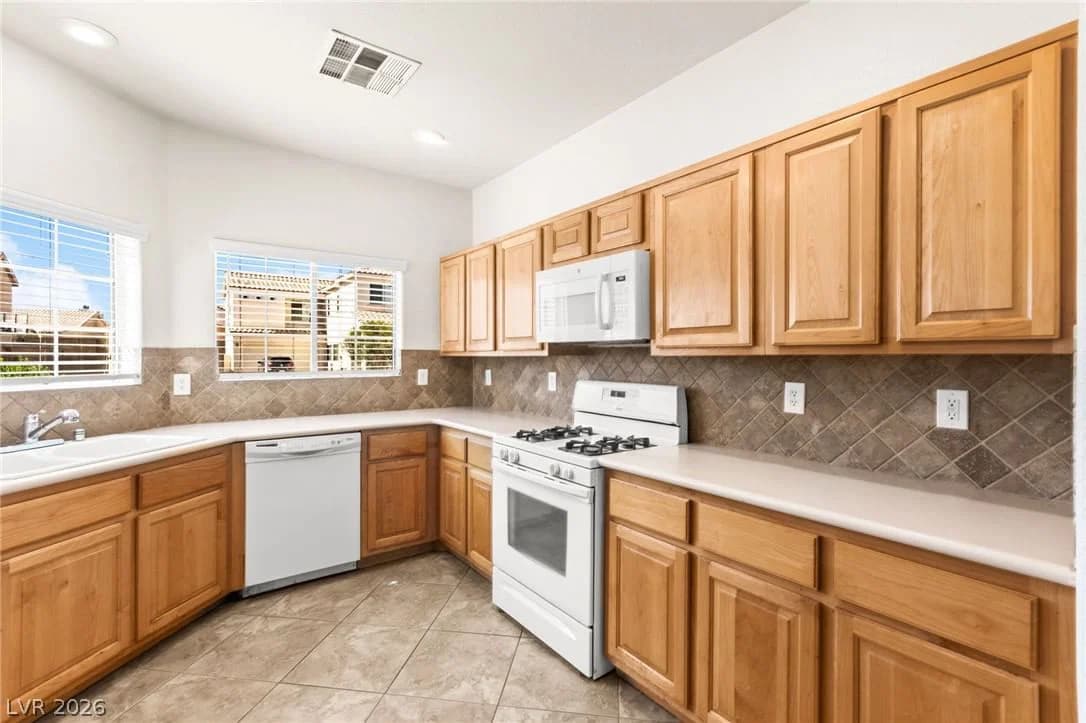 8960 Catfish Stream Avenue photo 3