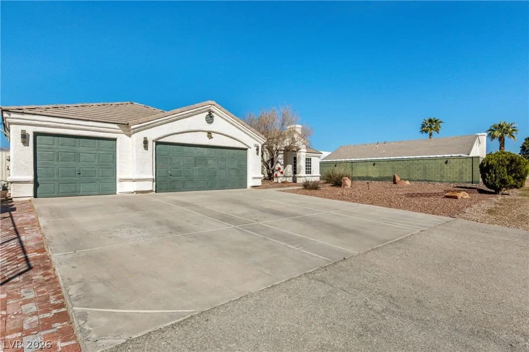 3417 Thom Boulevard photo 2