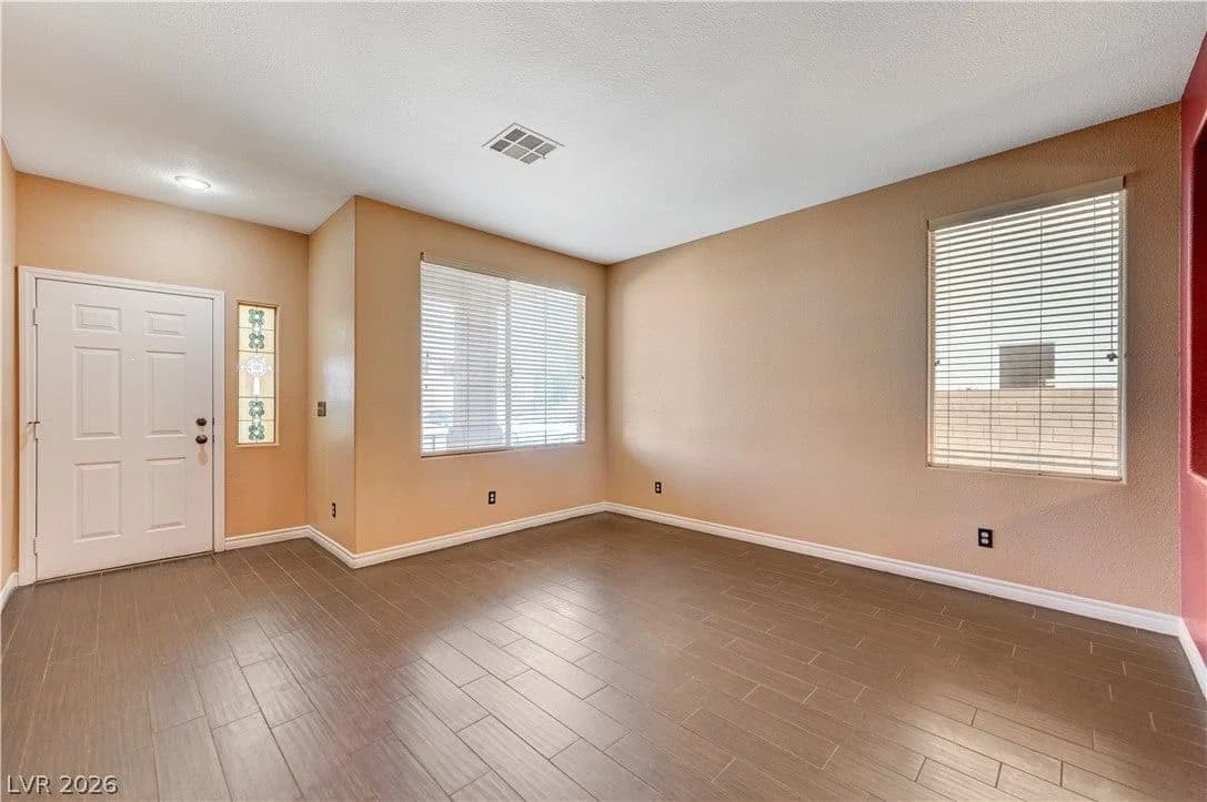 1335 Penhill Court photo 4