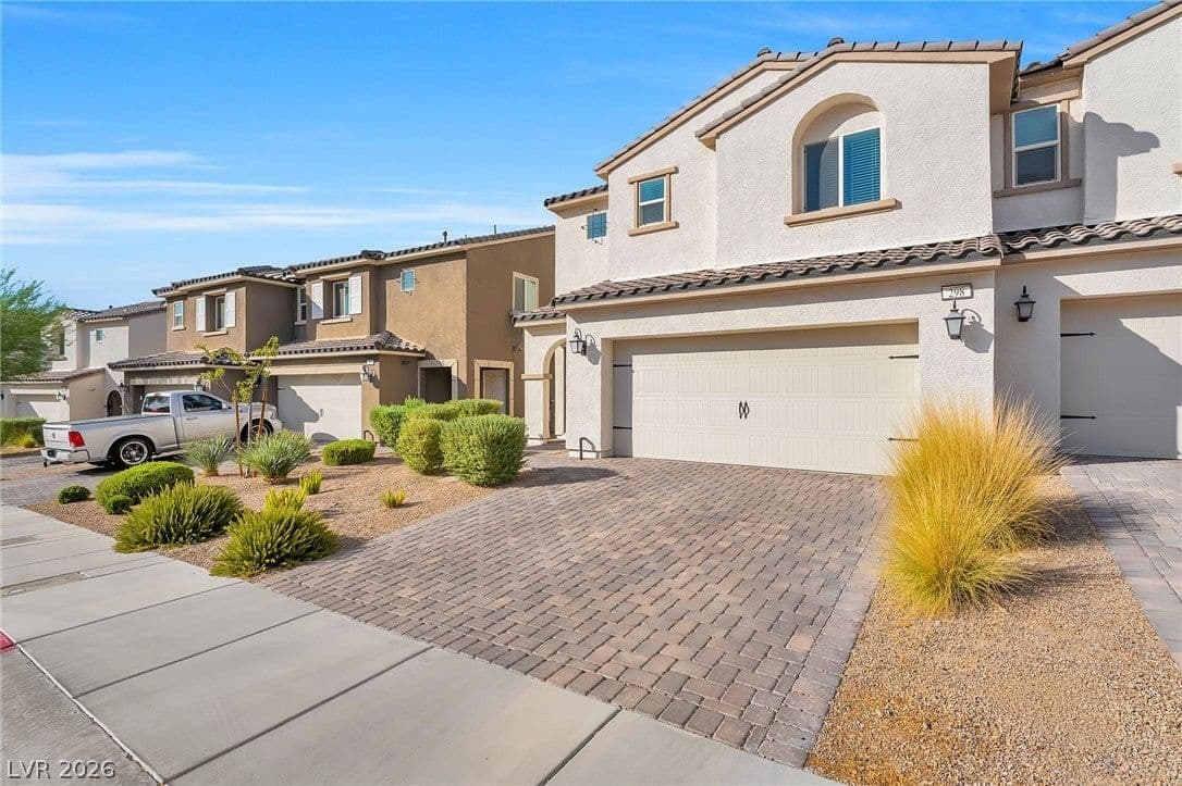 298 QUAIL FINCH Drive photo 2
