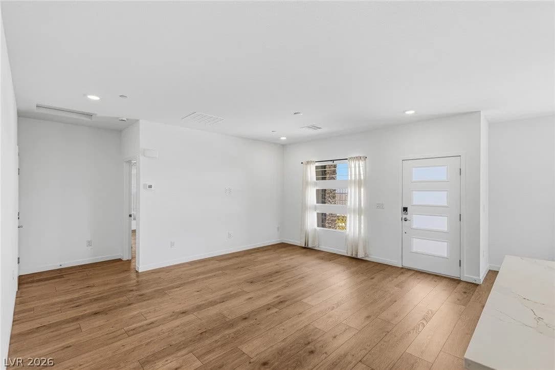 900 Regent Terrace Lane photo 4