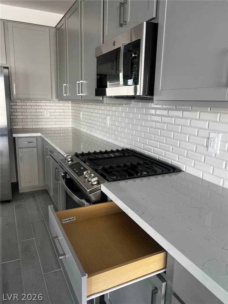 11604 Observation Point Avenue photo 2