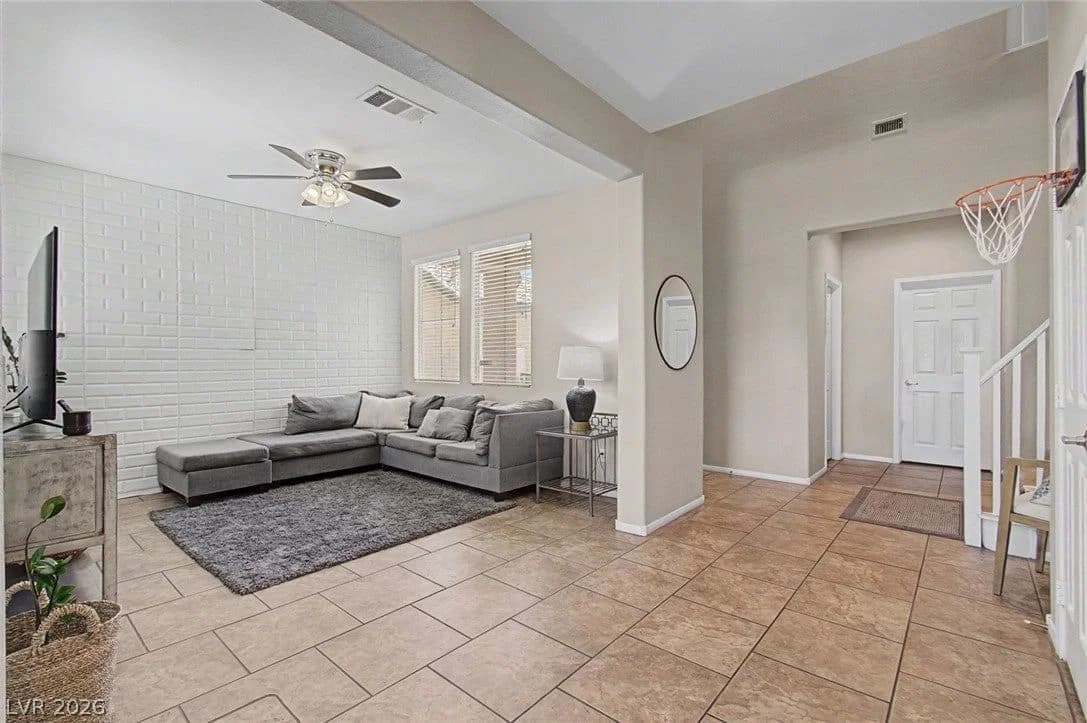 2424 Taragato Avenue photo 4