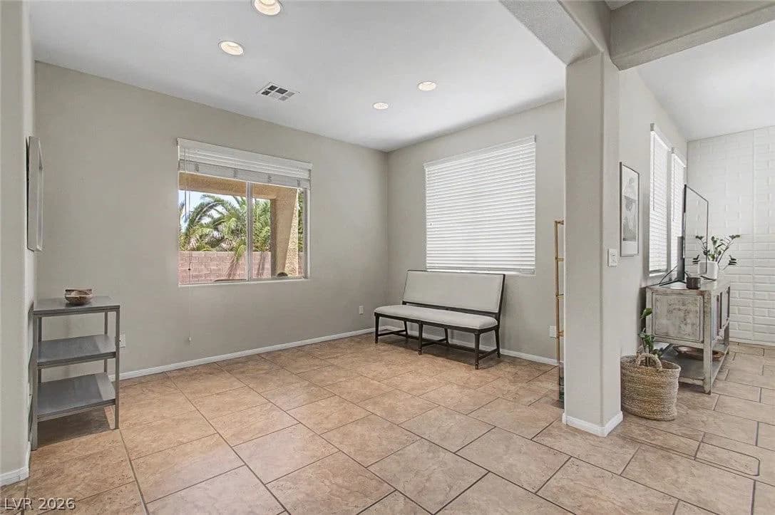 2424 Taragato Avenue photo 3