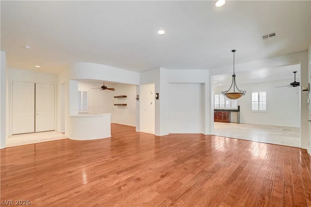 6641 Black Oaks Street photo 3