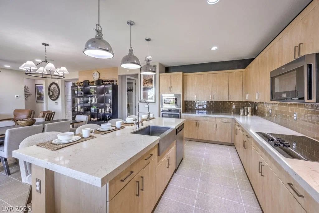 4904 Cactus Canyon Drive photo 3