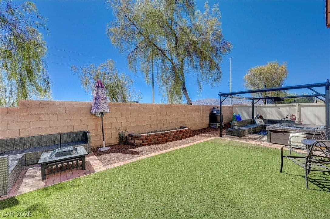 6105 Glenborough Street photo 3