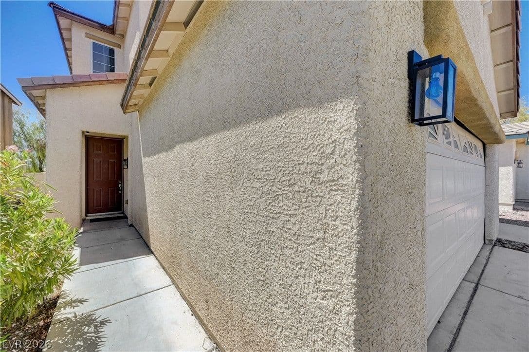 6105 Glenborough Street photo 4