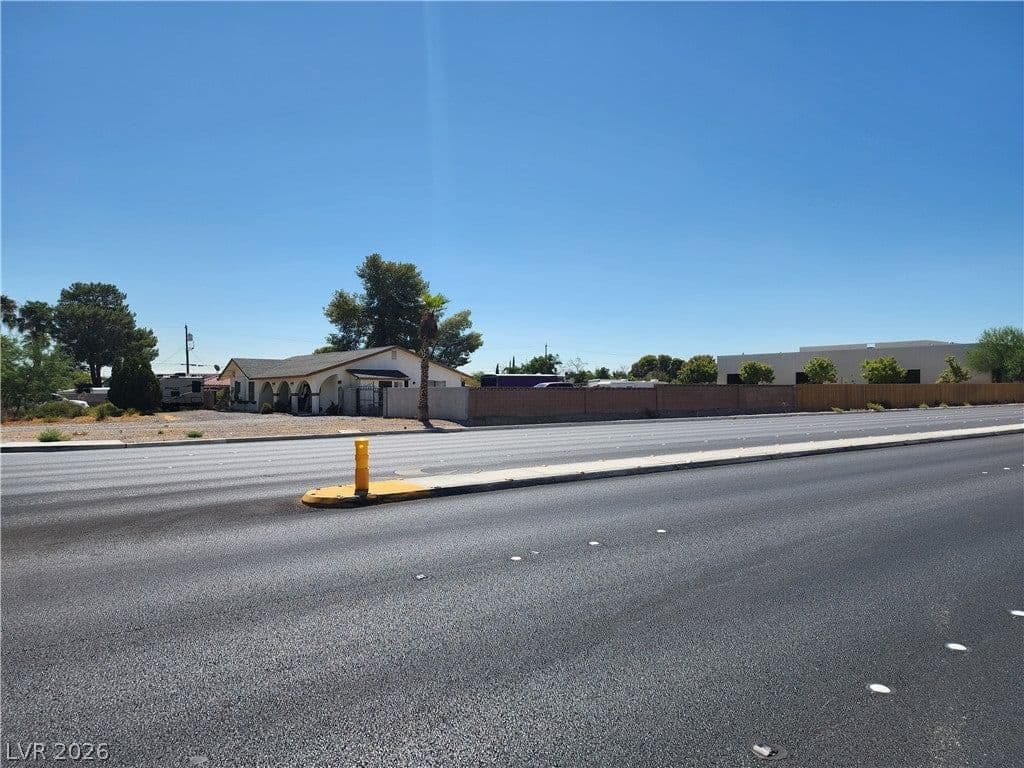 6067 Oquendo Road photo 4