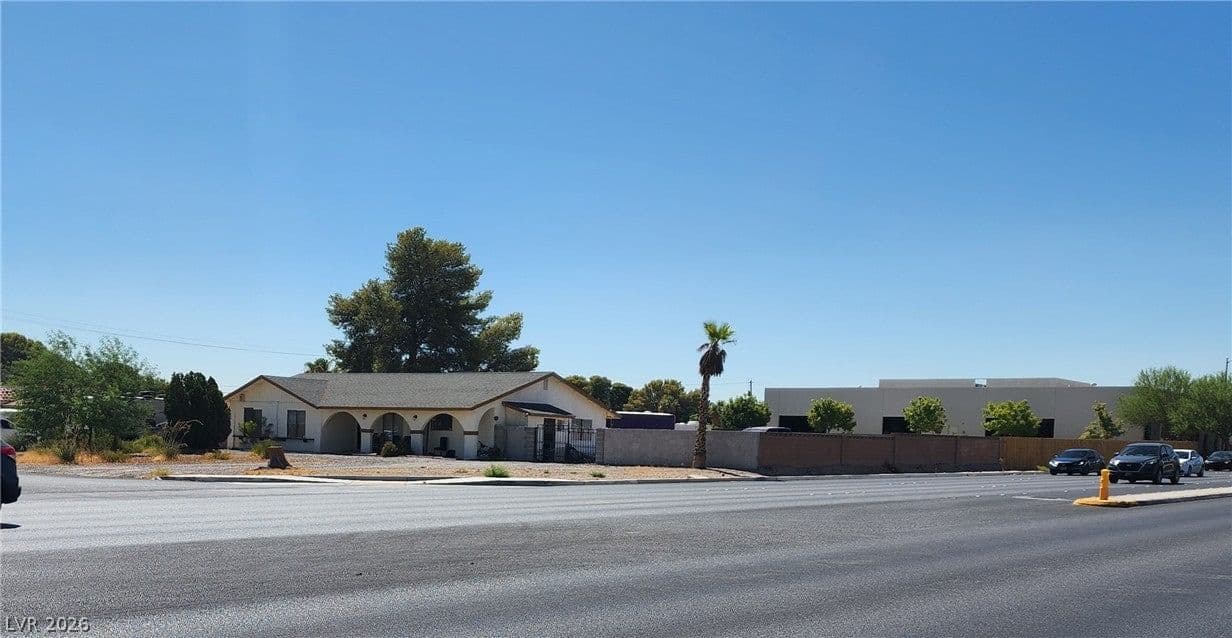 6067 Oquendo Road photo 3