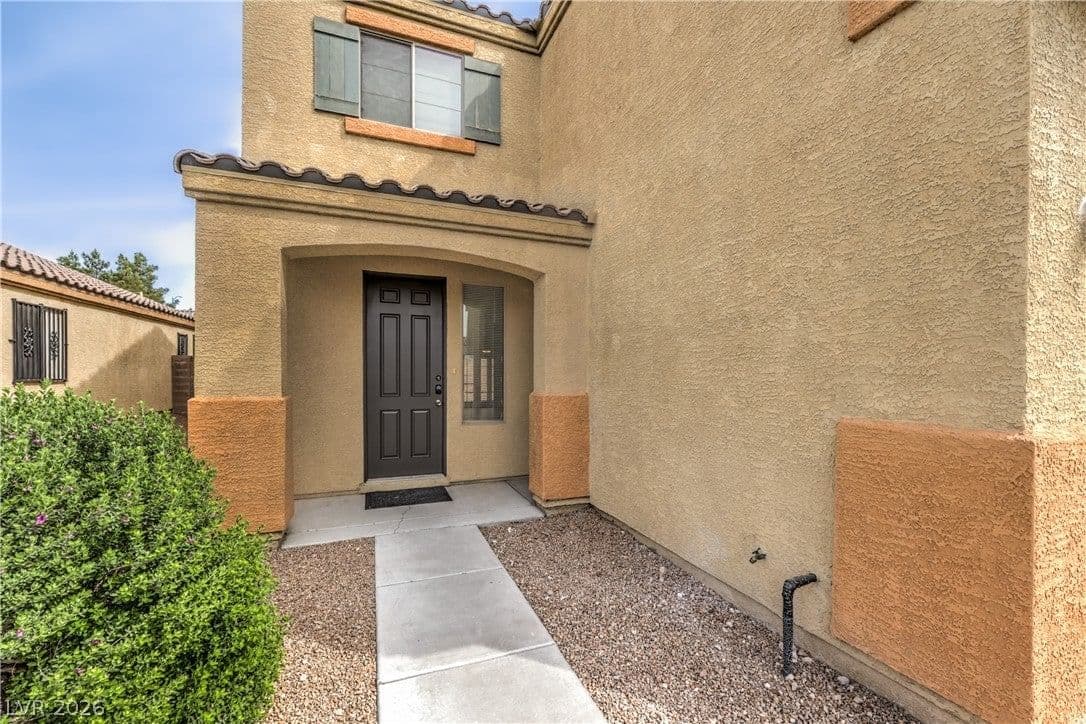 920 Gary Carmena Avenue photo 2