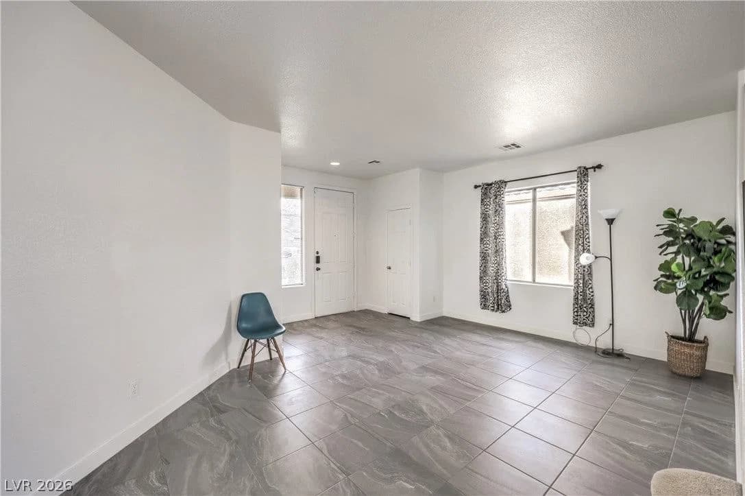 920 Gary Carmena Avenue photo 4