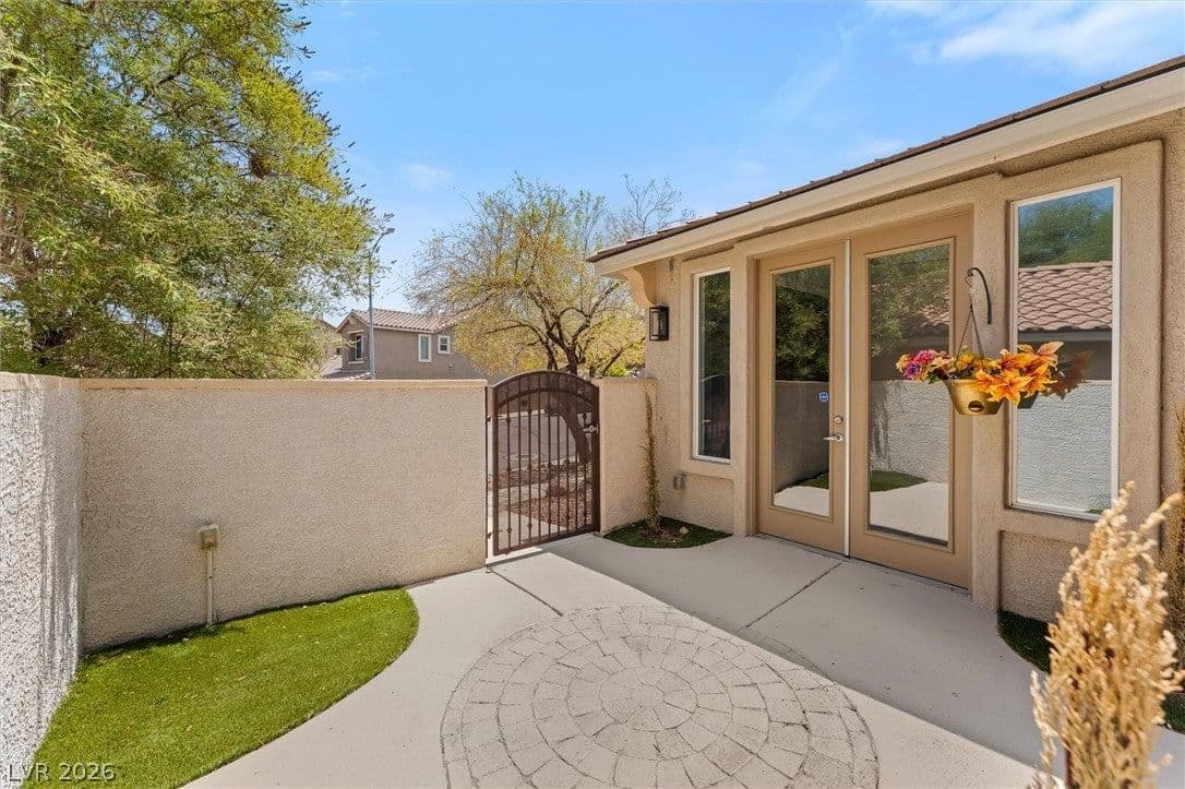 215 Sunset Shower Drive photo 4