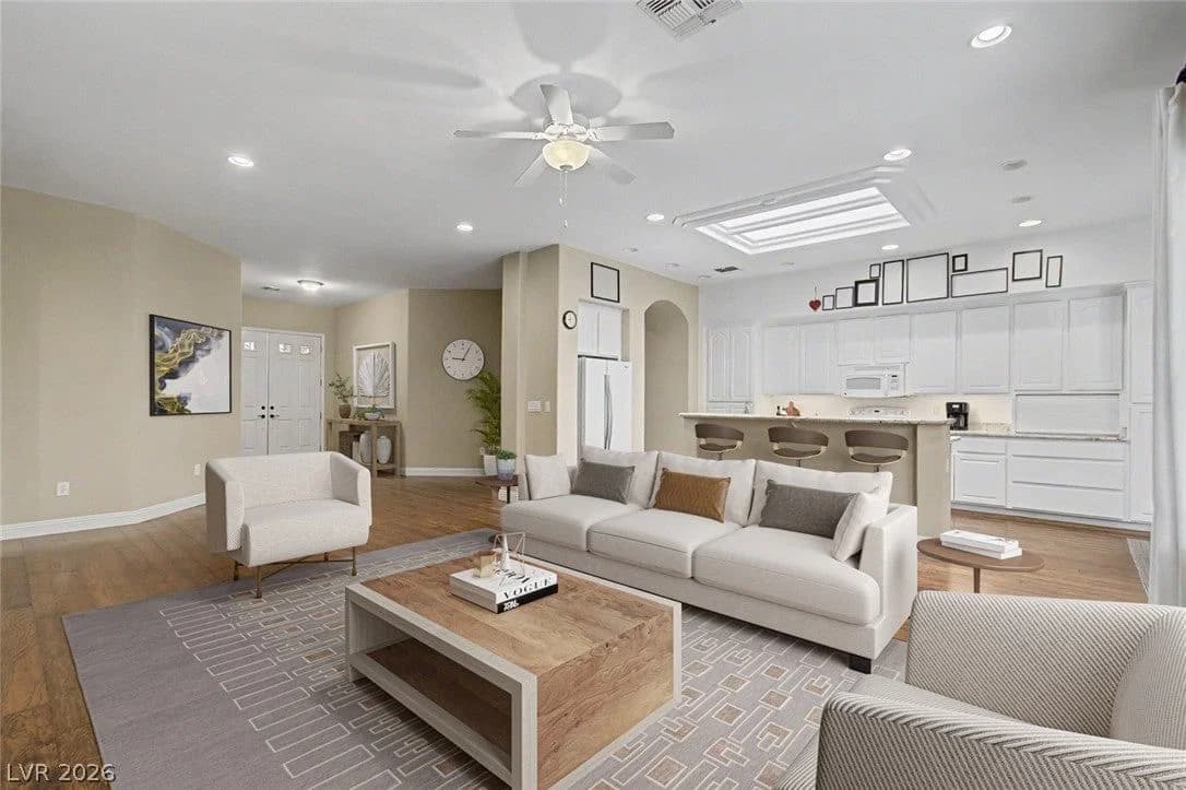 2557 Forest City Drive photo 4