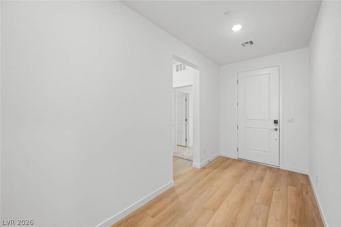 1417 Bianca Falls Drive photo 3