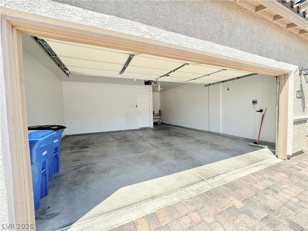 6088 Castle Gardens Avenue photo 4