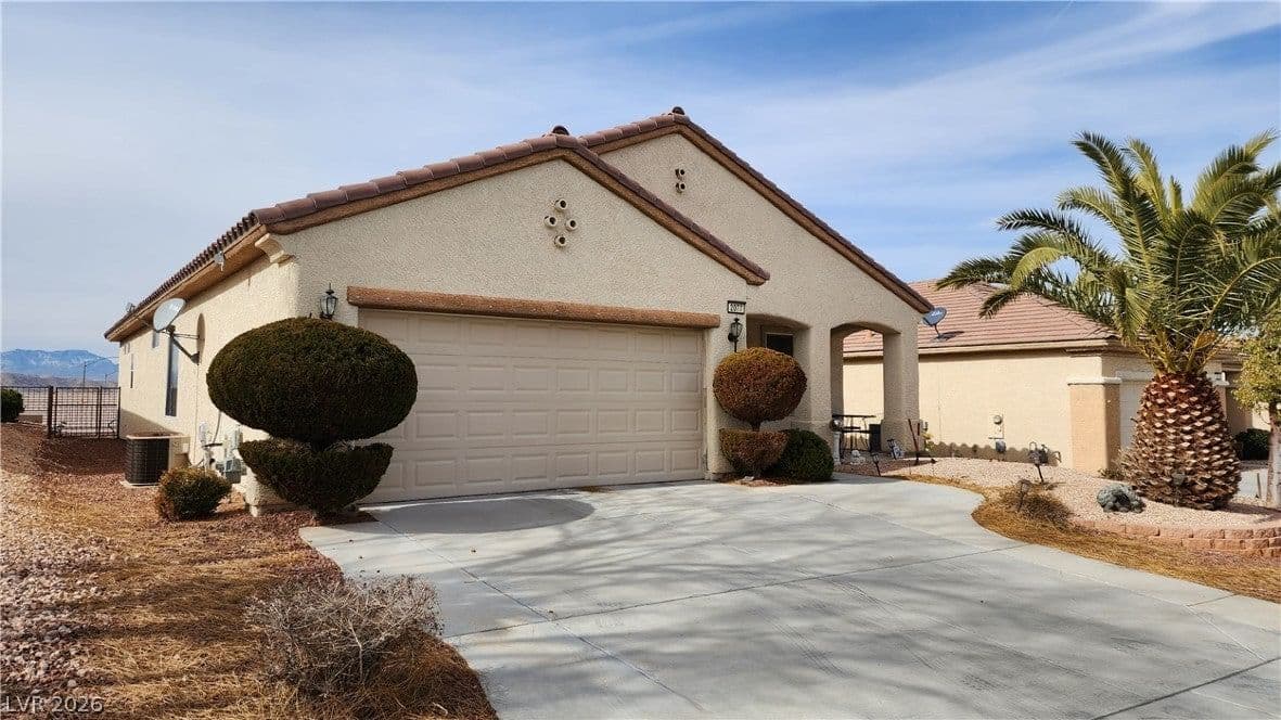 2077 Wildwood Lake Street photo 3