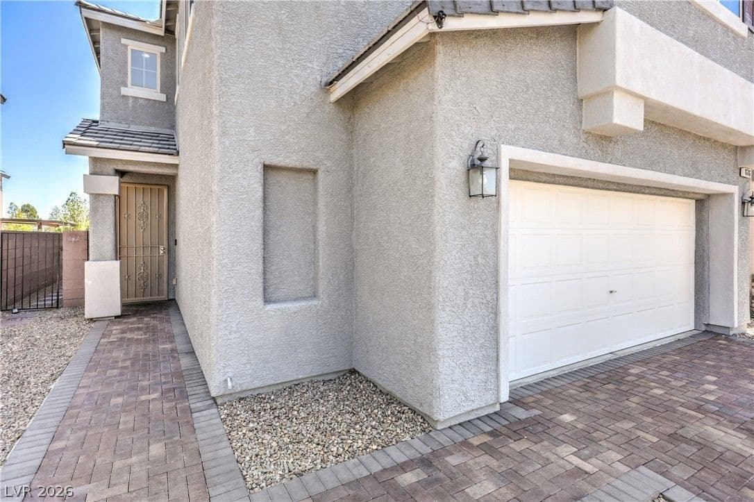 8686 Windy Canyon Street photo 4