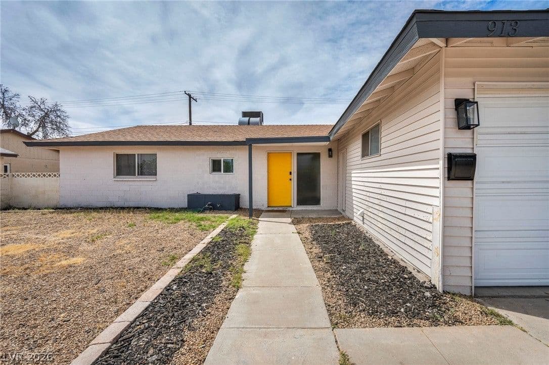 913 De Met Drive photo 5