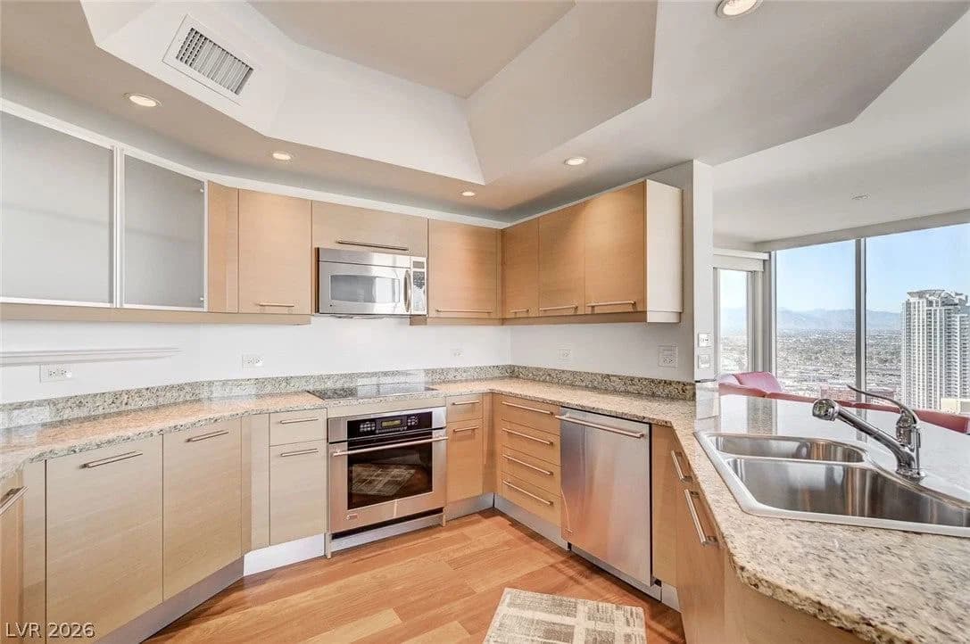 222 Karen Avenue photo 5