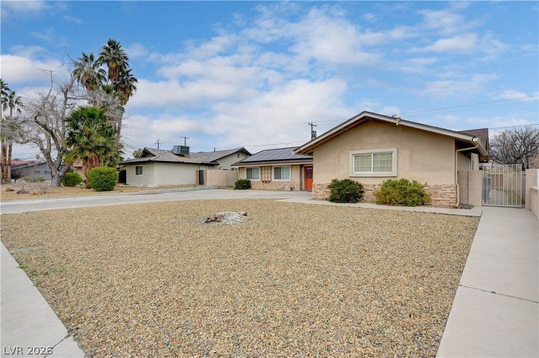 2704 Oakey Boulevard photo 2
