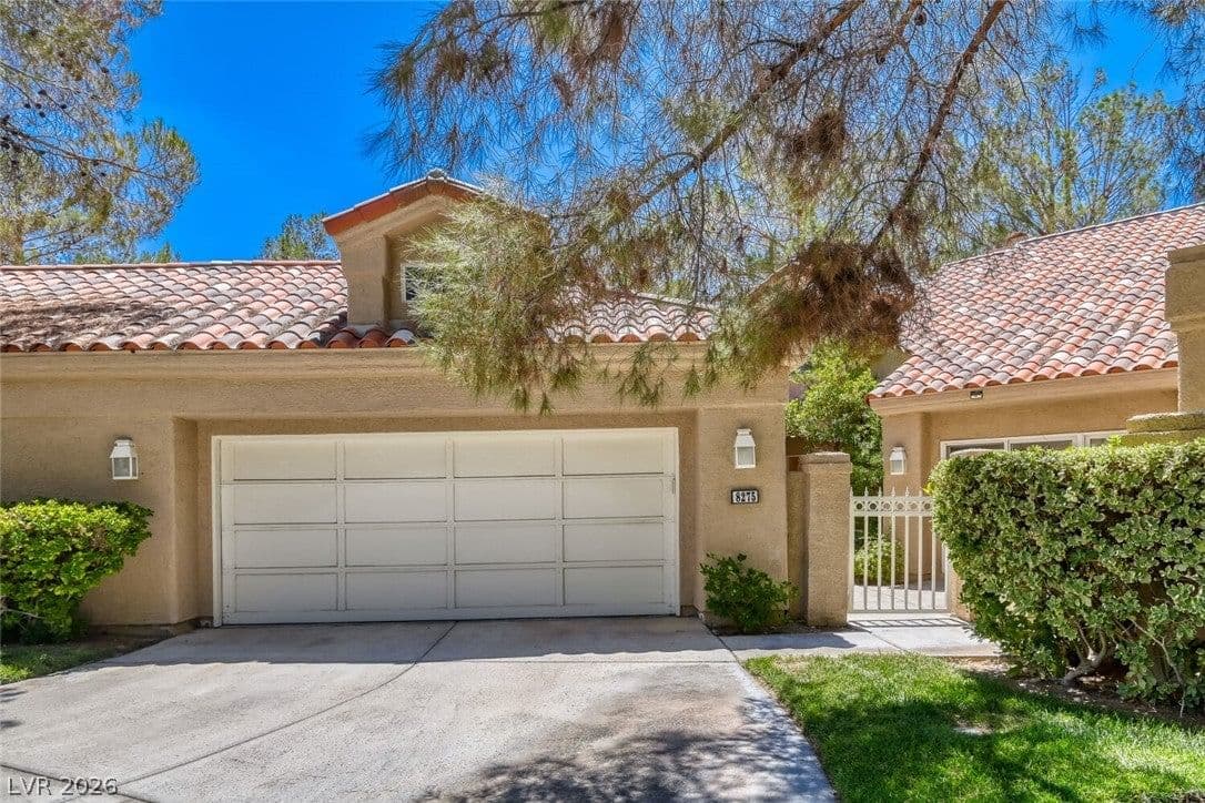 8275 Round Hills Circle photo 2