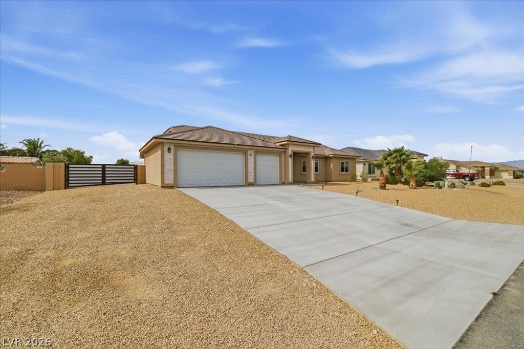 5411 Fernwood Court photo 3