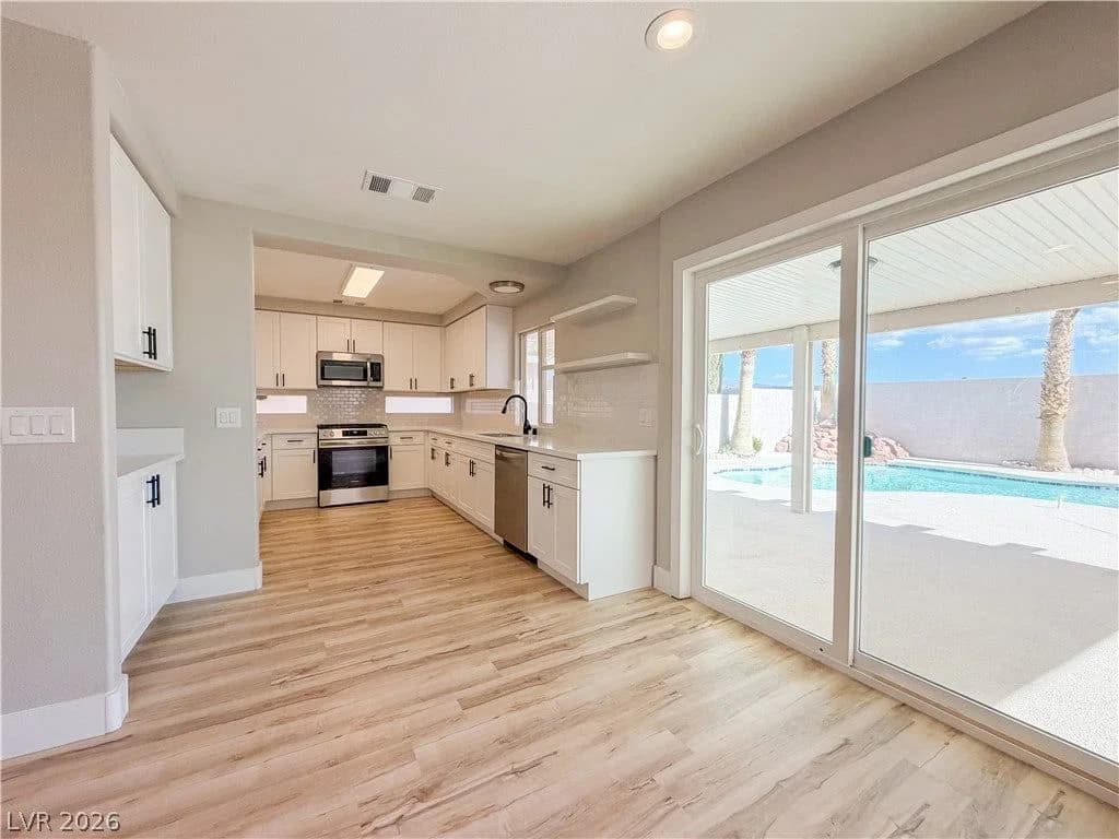 935 Plantain Lily Avenue photo 2