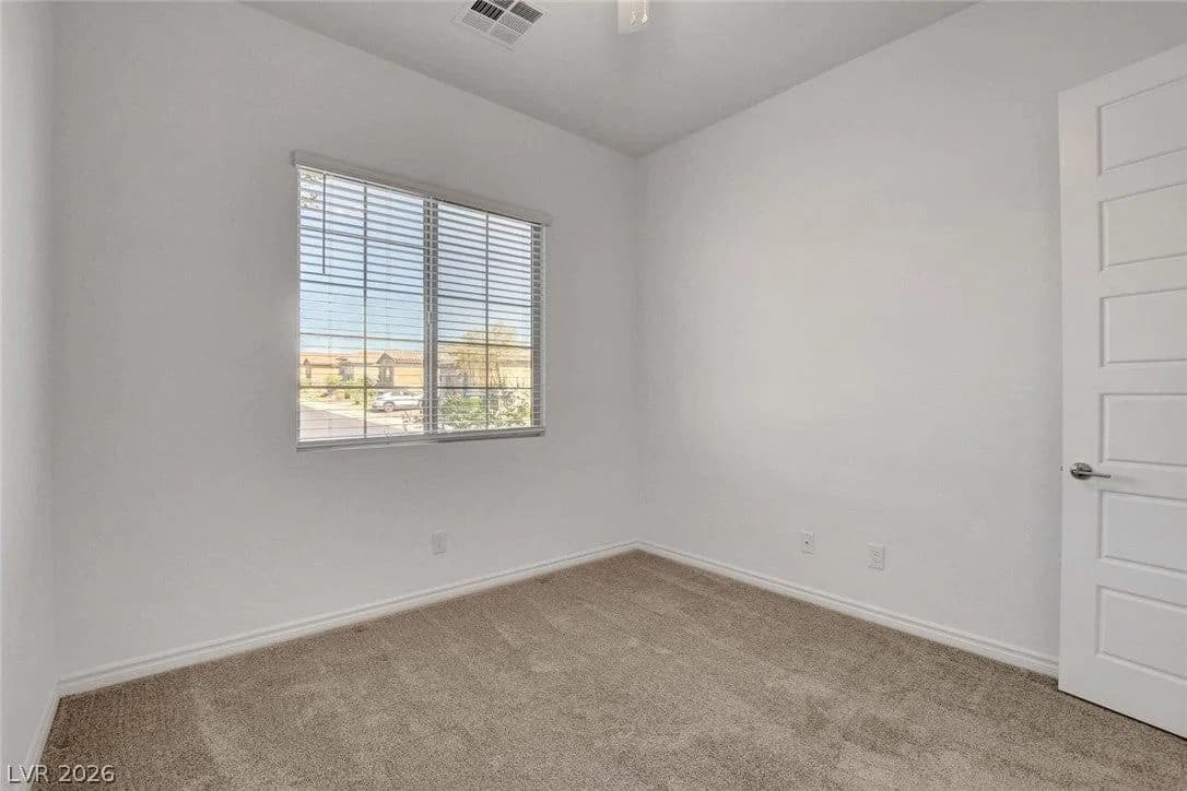673 Sunlight Hill Street photo 4