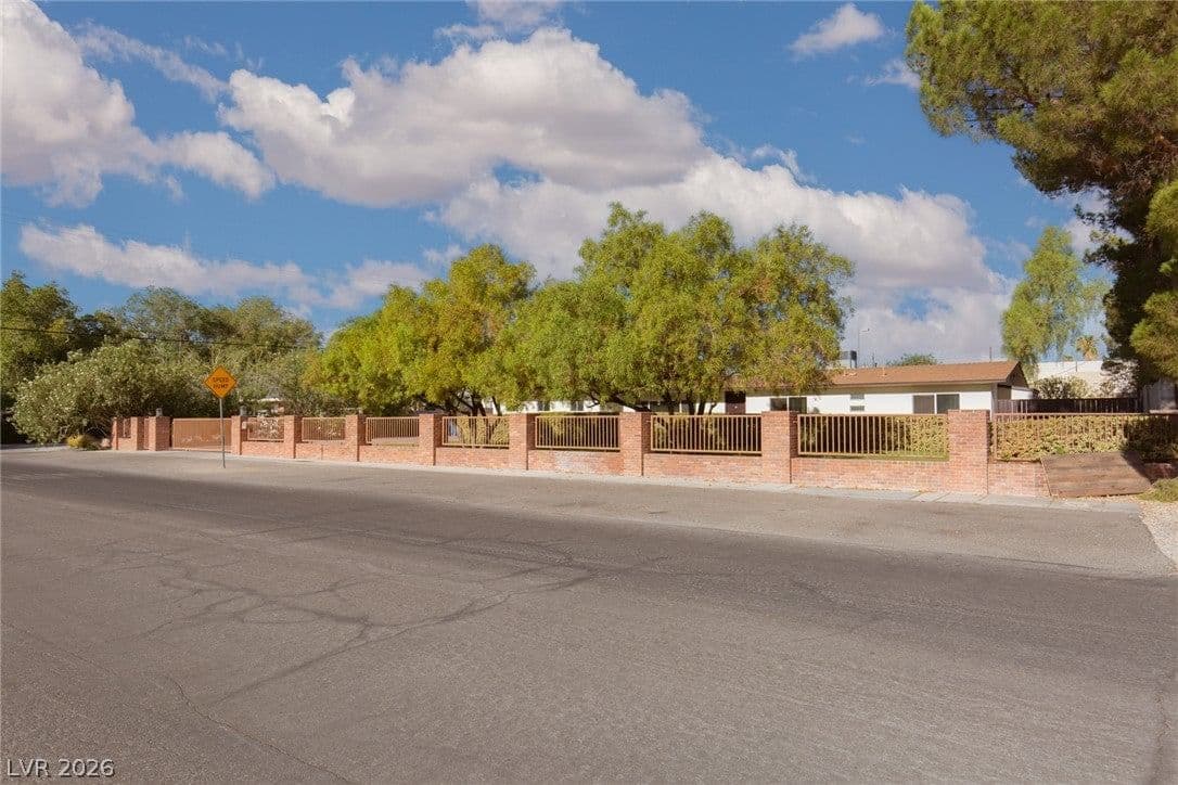1110 CAHLAN DRIVE DR photo 3