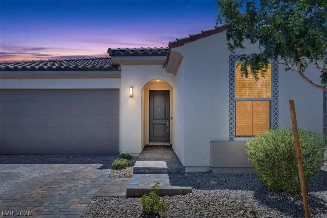 10089 Honey Rose Avenue photo 4