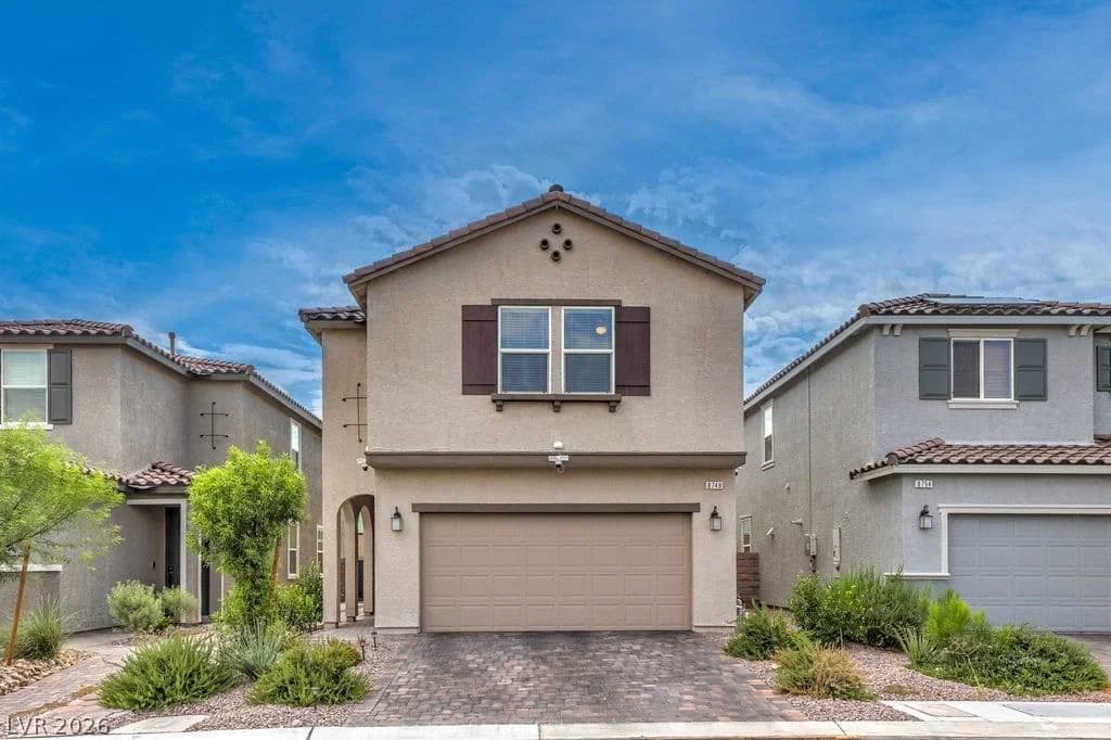 8748 Crestwood Hills Street