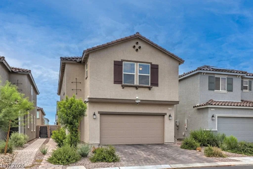 8748 Crestwood Hills Street photo 2