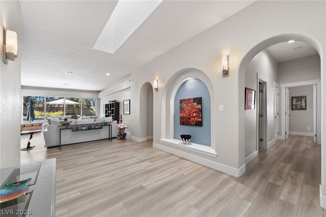 2227 Versailles Court photo 5