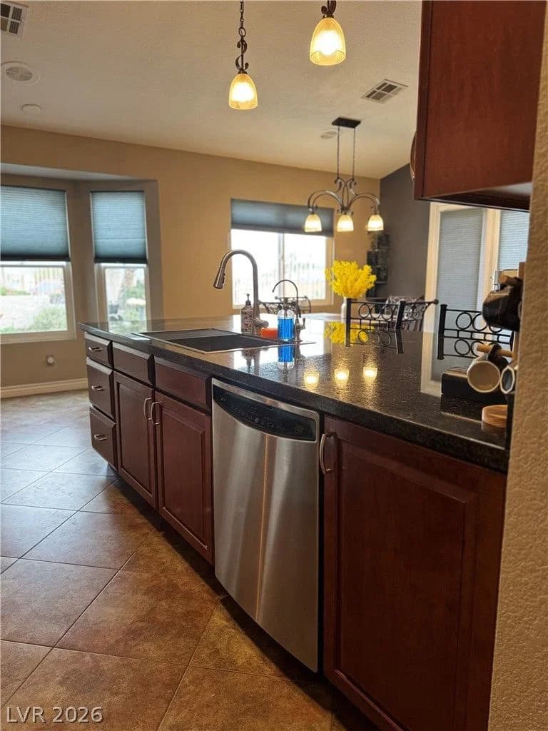 1715 Mesquite Court photo 4
