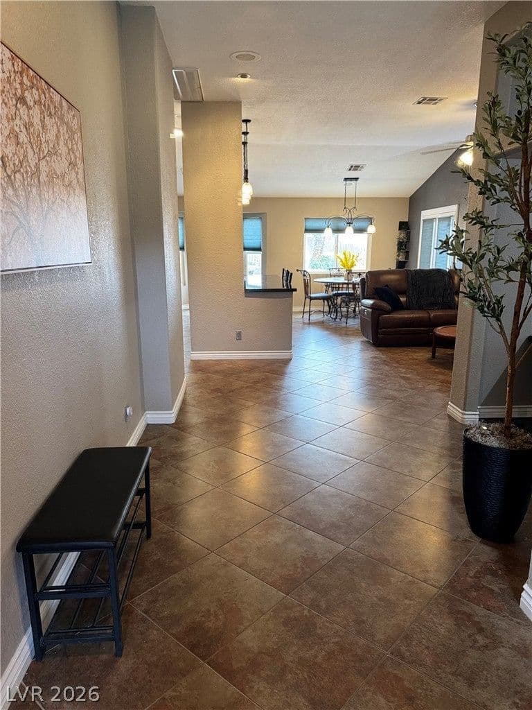 1715 Mesquite Court photo 3