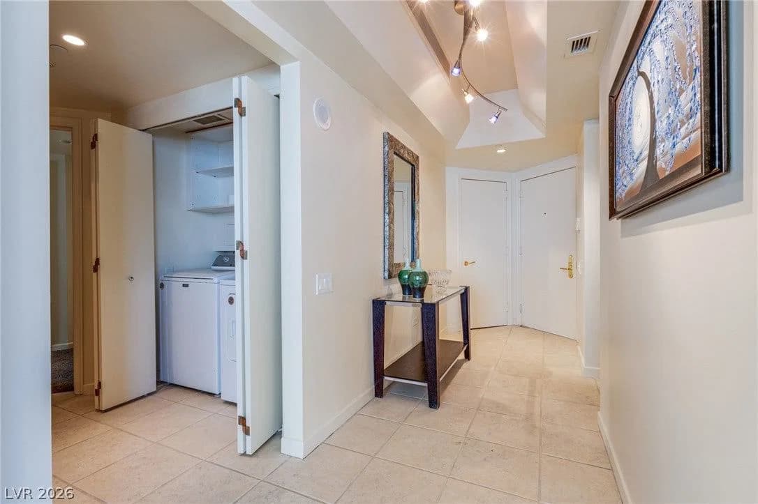 2877 Paradise Road photo 3