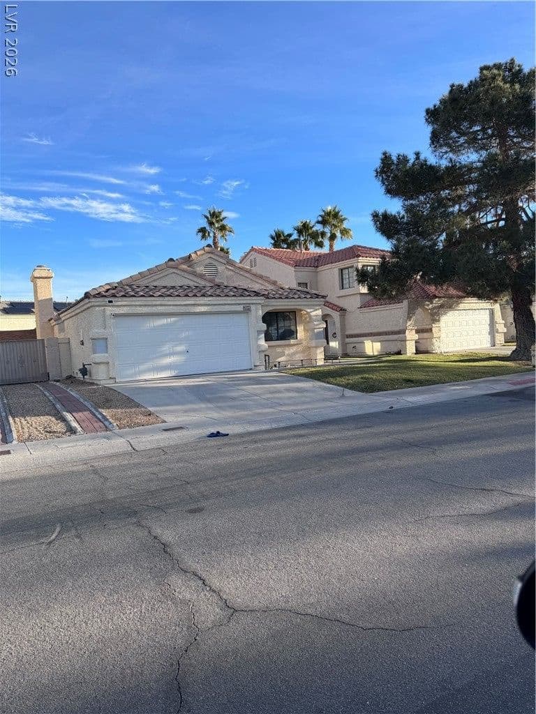 2044 Waverly Circle
