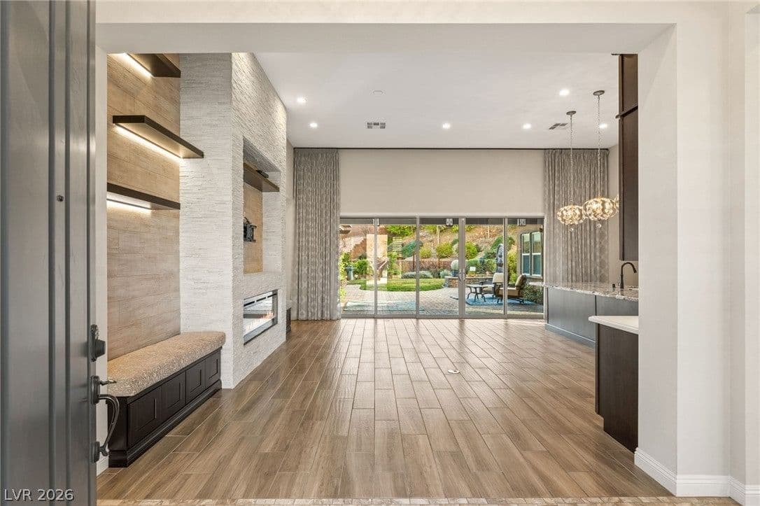 10179 Emerald Sunset Court photo 3
