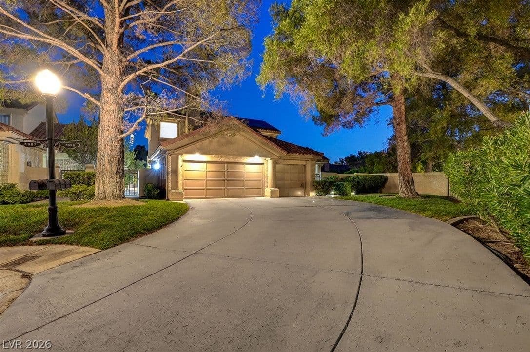 7995 Rio Rico Drive photo 3