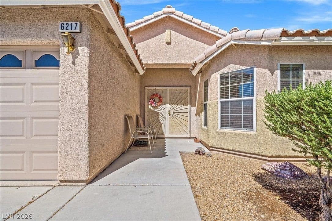 6217 Double Oak Street photo 2