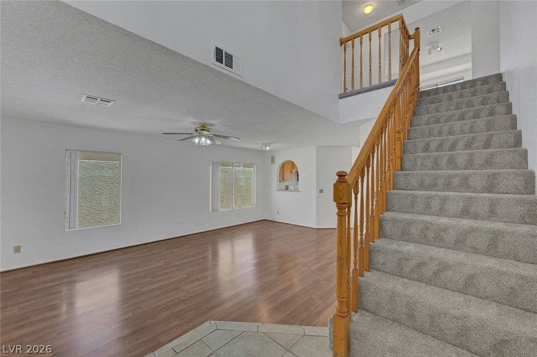 1465 Lodgepole Drive photo 2
