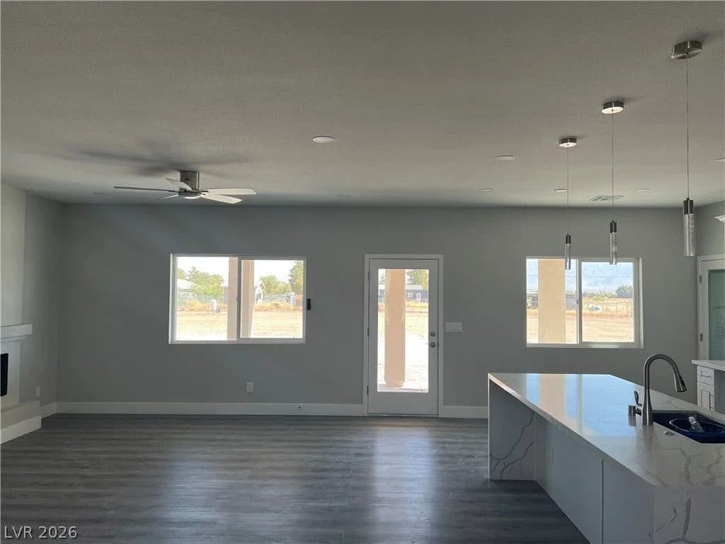 2550 Tecumseh Avenue photo 3
