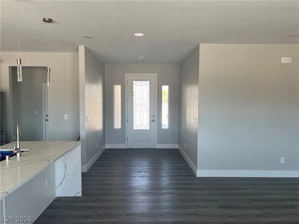 2550 Tecumseh Avenue photo 2