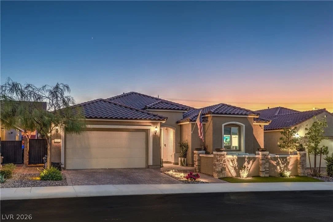 8265 Skye Peak Street photo 2