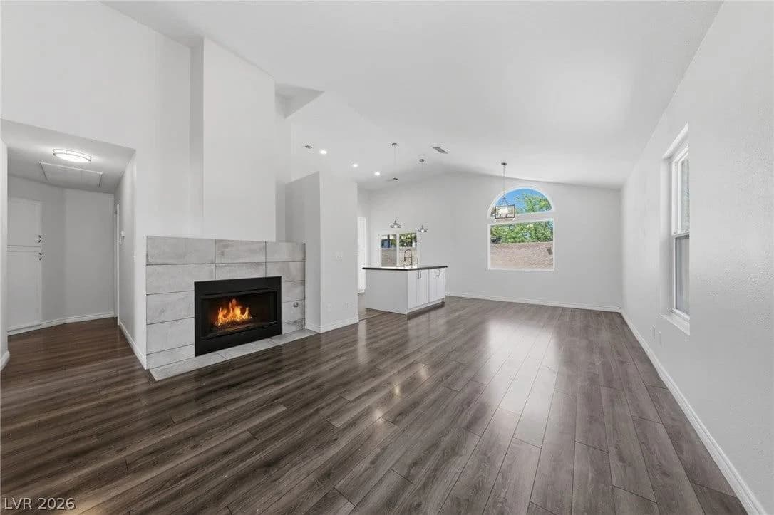 153 Coventry Drive photo 3