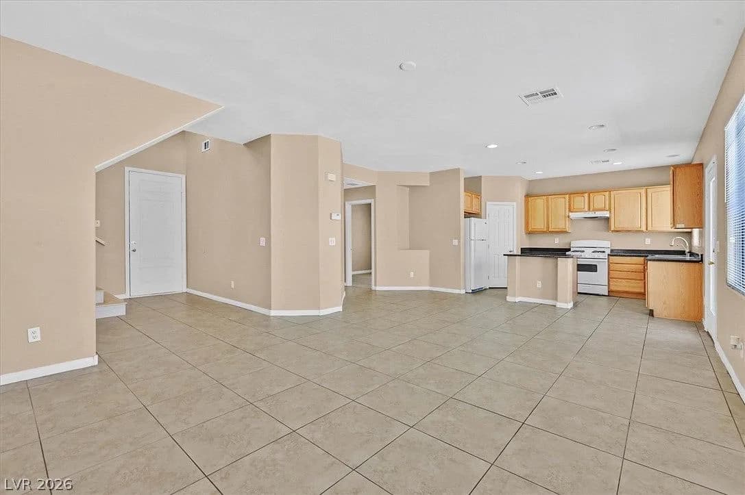 208 Tainted Berry Avenue photo 4